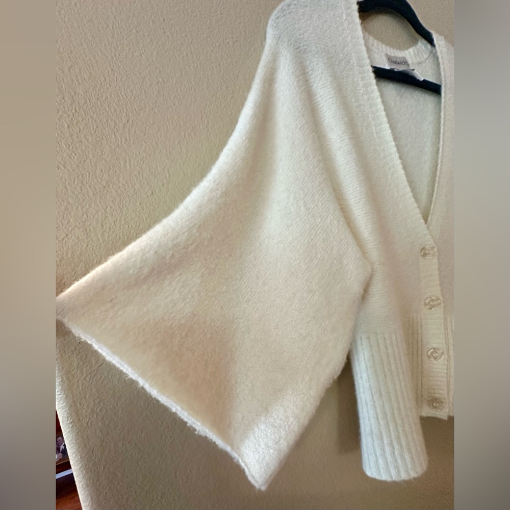 Chadwick’s Women’s  Cream/Ivory Cropped Cardigan “Beautiful Sleeves” Size Medium - Picture 7 of 8